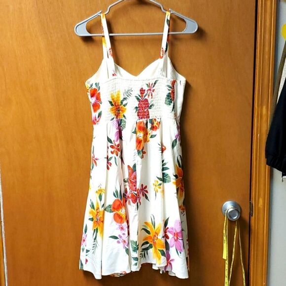 Old navy sundress, medium  - Picture 4 of 4